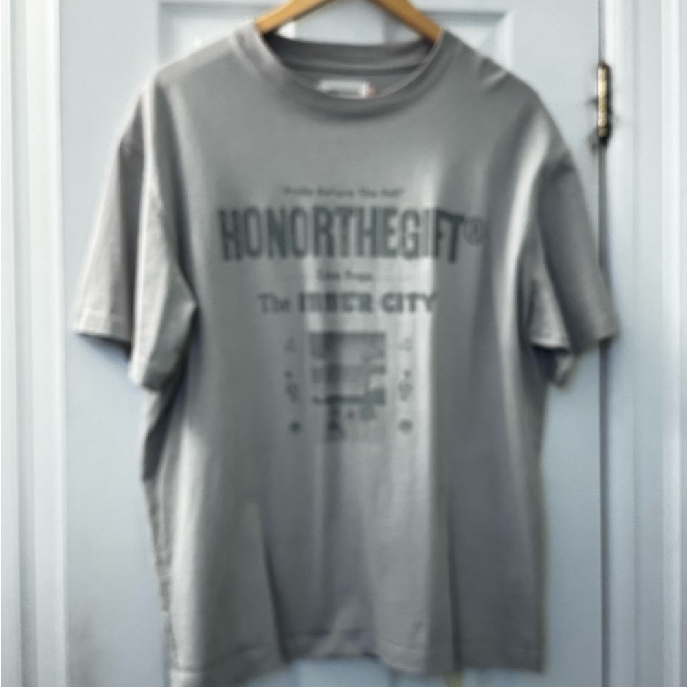 Gray Short Sleeve Tee with Crew Neck